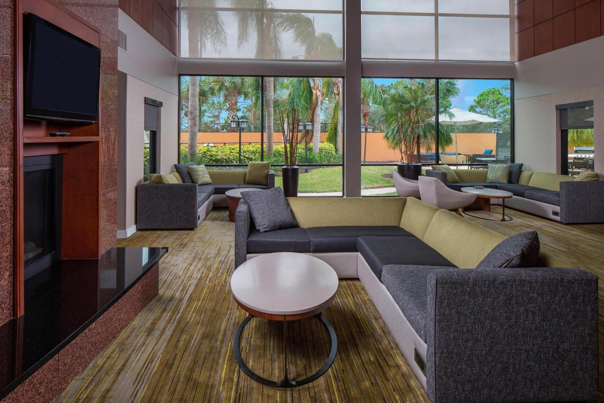 Courtyard By Marriott Daytona Beach Speedway/Airport Exterior foto